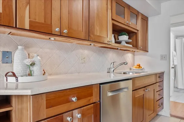 $395,000 | 1738 Chicago Avenue, Unit 301, Evanston, IL 60201