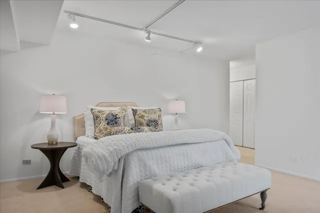 $395,000 | 1738 Chicago Avenue, Unit 301, Evanston, IL 60201