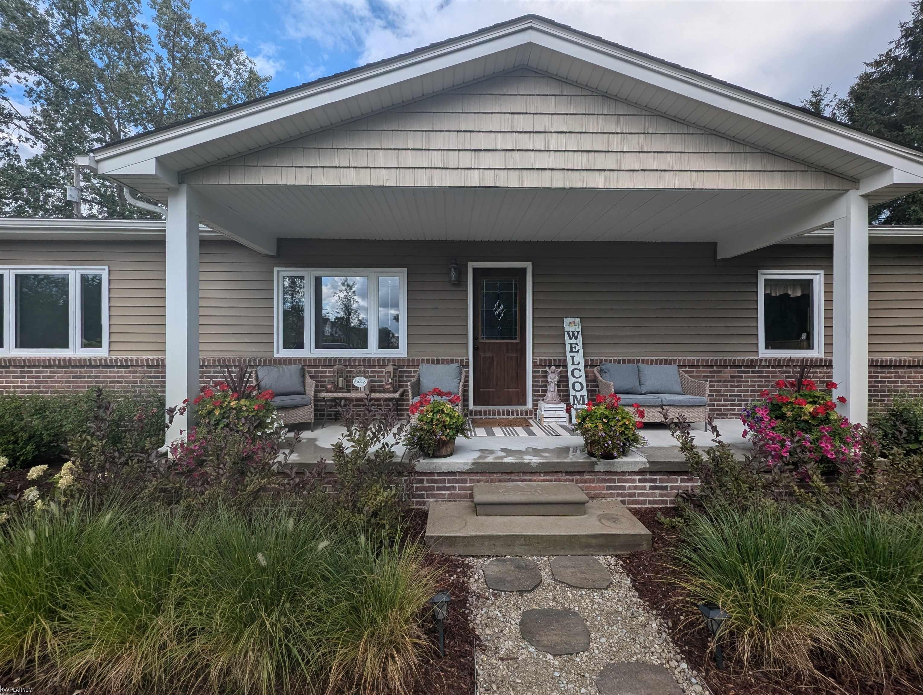 1004 Miller Road Memphis, MI 48041 - Photo 5 of 56 50150478-9792749b-0016-401d-818d-9efb4d50f23c.JPG