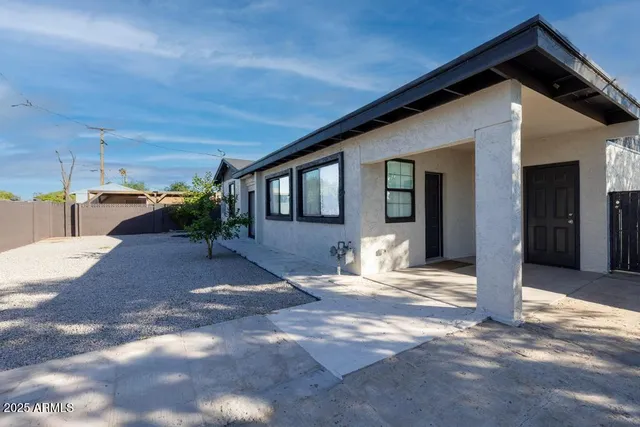 a house view with a outdoor space