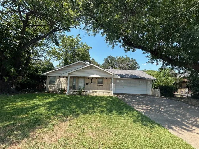 $1,900 | 1735 14th Street, Plano, TX 75074