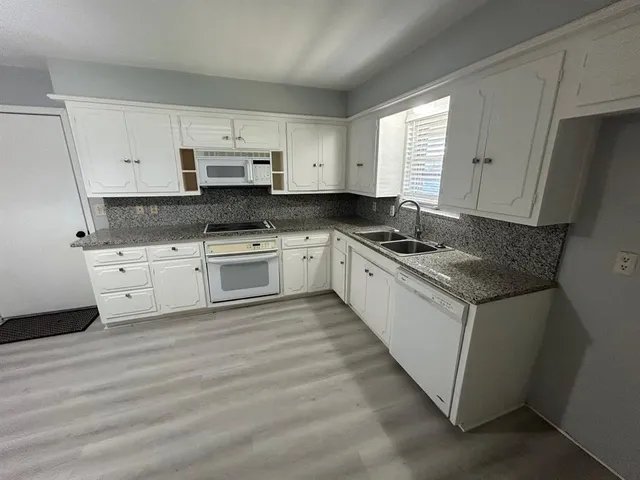 $1,900 | 1735 14th Street, Plano, TX 75074