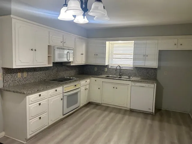 $1,900 | 1735 14th Street, Plano, TX 75074