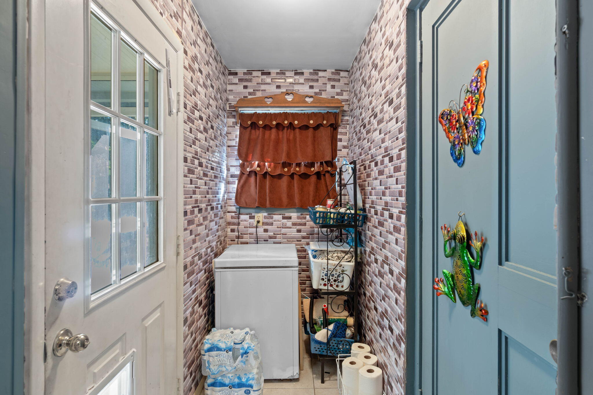 413 Ed Street Fort Walton Beach, FL 32547 - Photo 33 of 36 a very nice looking room with a fireplace