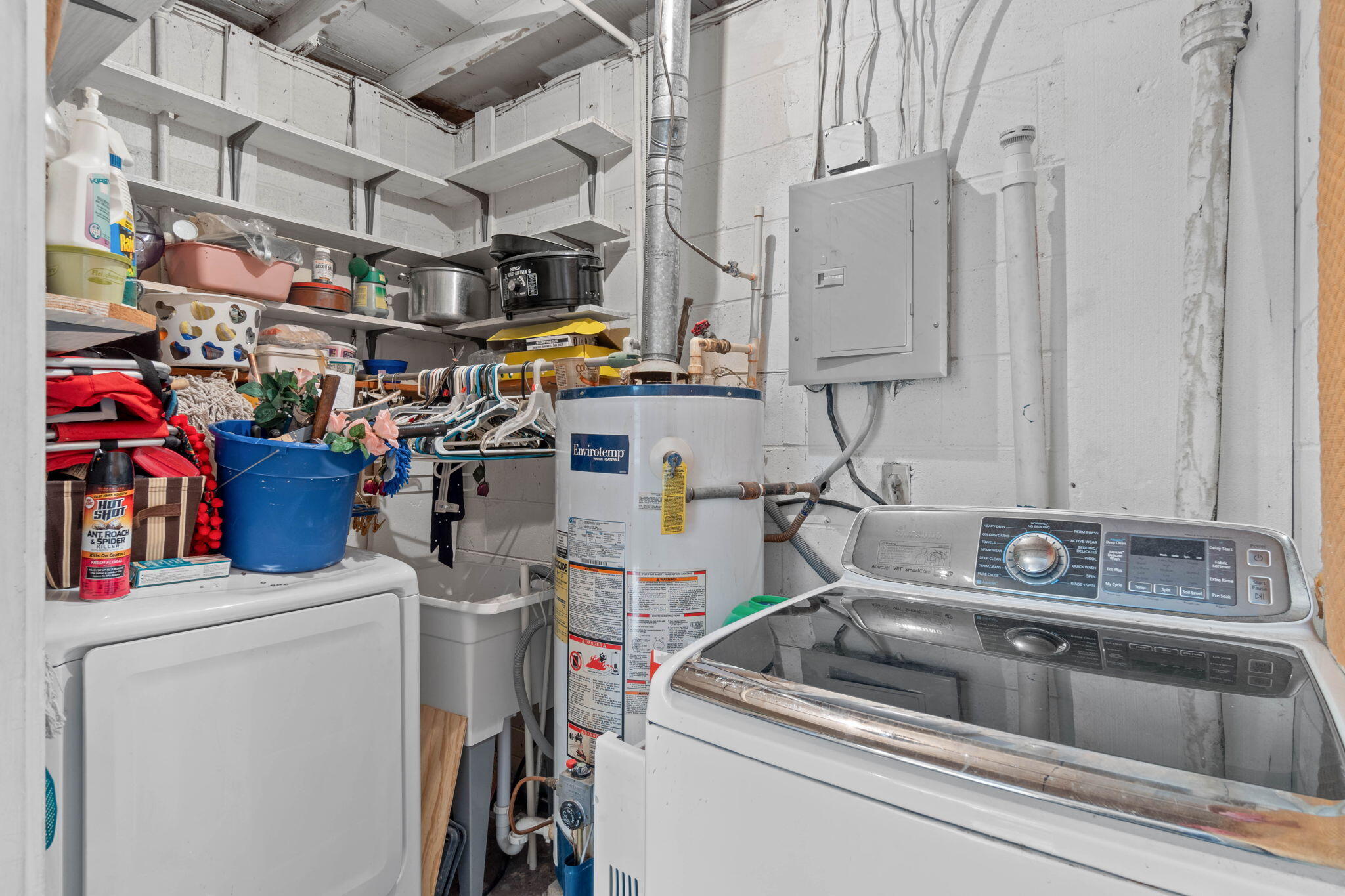 413 Ed Street Fort Walton Beach, FL 32547 - Photo 34 of 36 a utility room with dryer and washer
