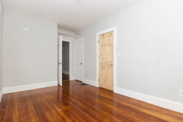 $3,000 | 35 Torrey Street, Unit 3, Boston, MA 02124