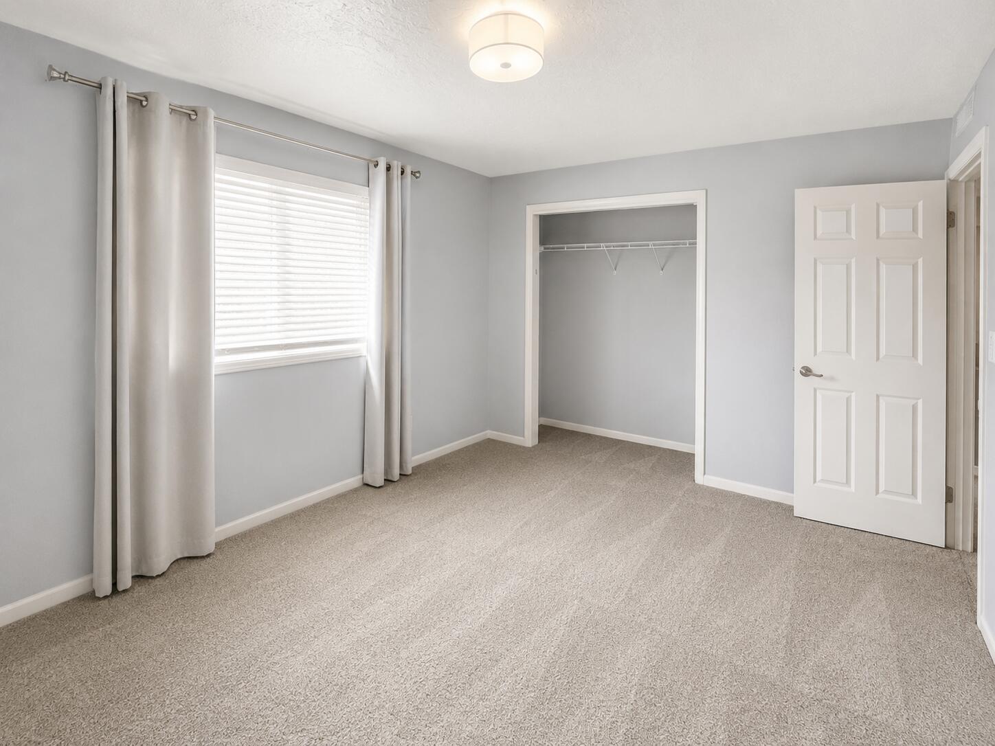 611 Diagonal Street St. George, UT 84770 - Photo 7 of 20 Master bed 611