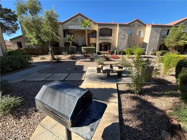 $1,135 | 7885 West Flamingo Road, Unit 2089, Las Vegas, NV 89147