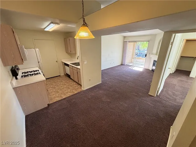 $1,135 | 7885 West Flamingo Road, Unit 2089, Las Vegas, NV 89147