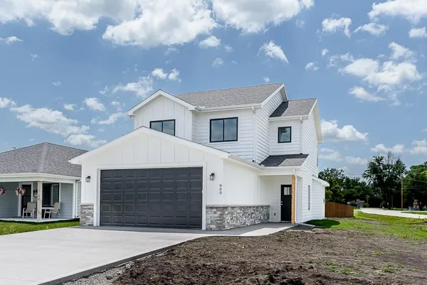 $329,950 | 900 2nd Street, Perry, KS 66073
