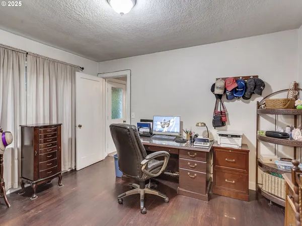 $585,000 | 299 Southwest 3rd Avenue, Canby, OR 97013