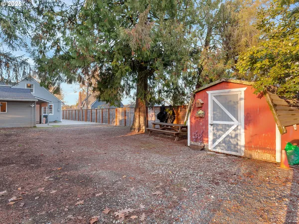 $585,000 | 299 Southwest 3rd Avenue, Canby, OR 97013