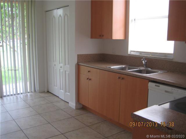 1271 Northeast 40th Road Homestead, FL 33033 - Photo 4 of 13 Gallery Image 4