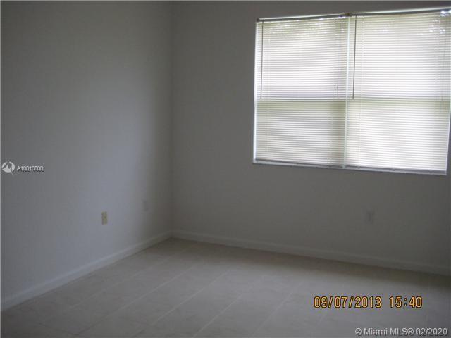 1271 Northeast 40th Road Homestead, FL 33033 - Photo 5 of 13 Gallery Image 5