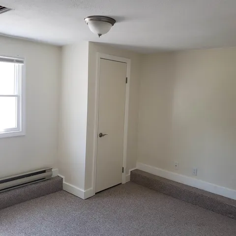 $1,895 | 49 Pine Hill Road, Berwick, ME 03901