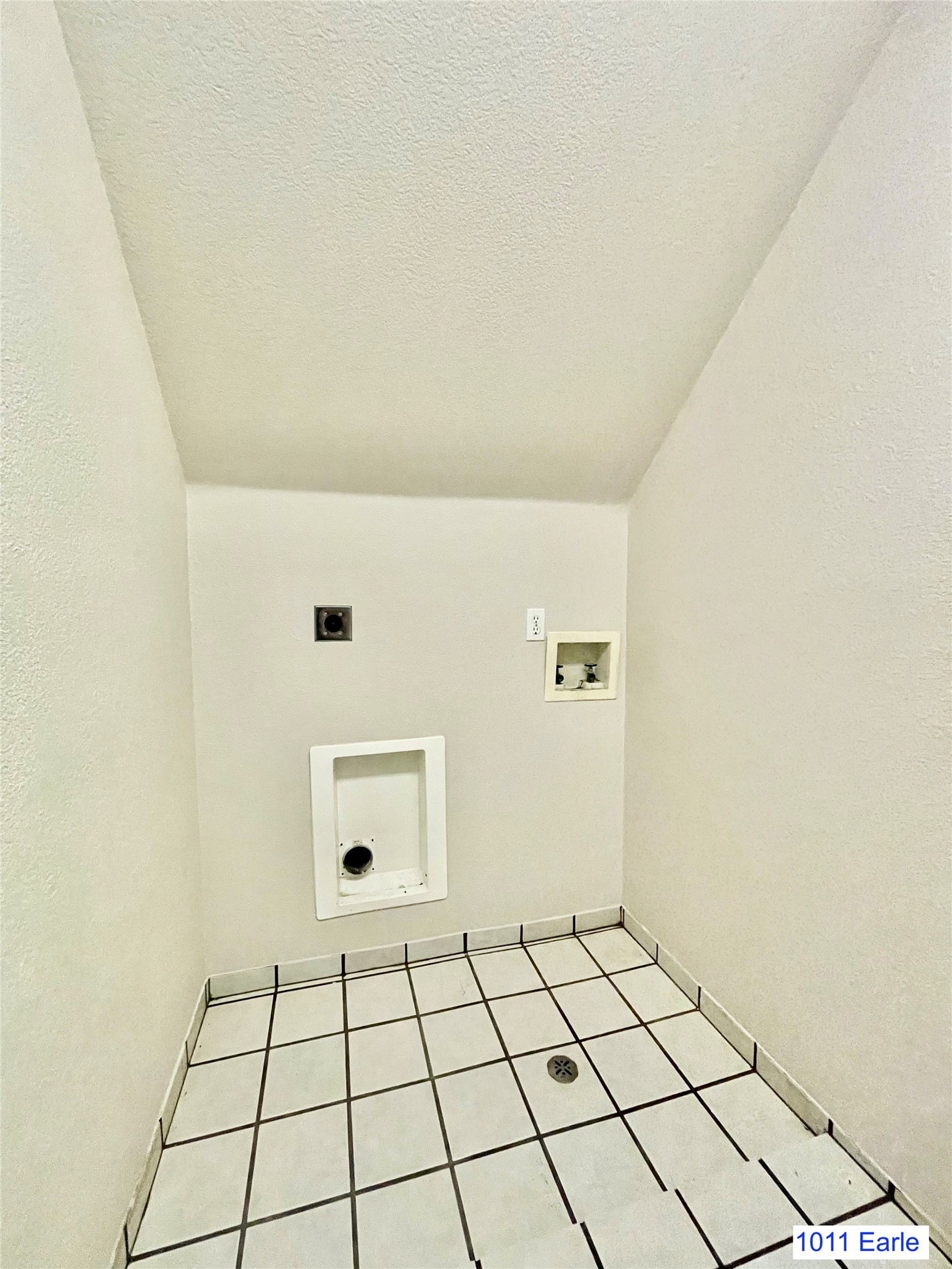 1007-1015 Earle Street San Marcos, TX 78666 - Photo 23 of 25 a view of an empty room