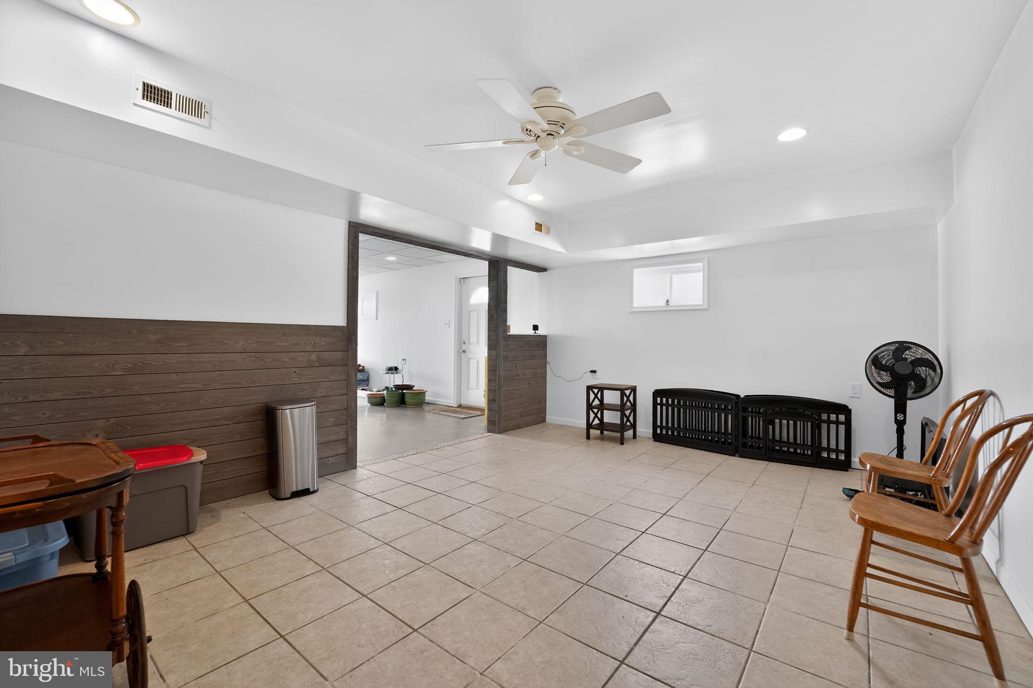 1400 Burke Road Baltimore, MD 21220 - Photo 35 of 48