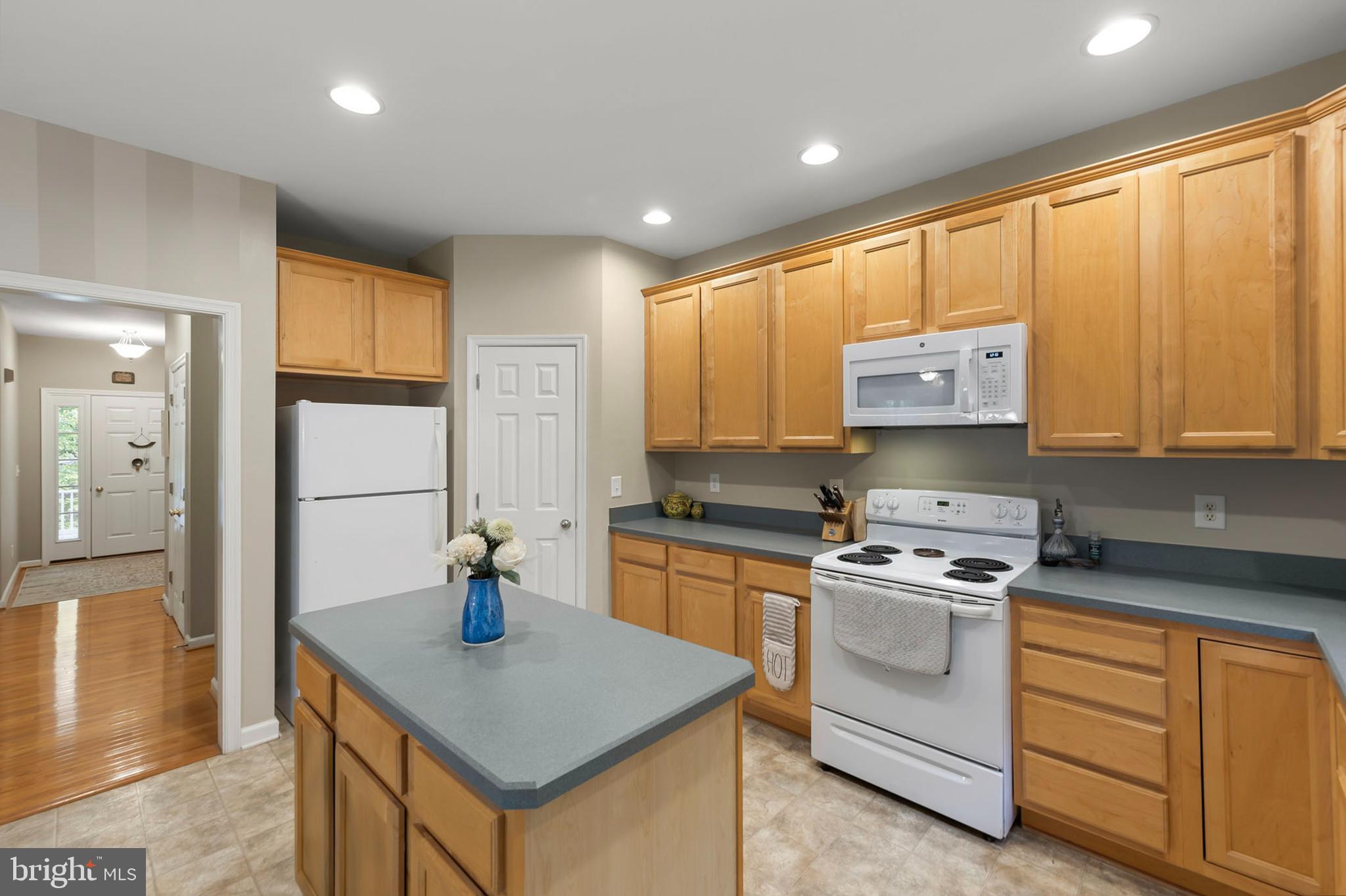 107 Sunset Circle Cross Junction, VA 22625 - Photo 13 of 35 Kitchen w/ island and pantry