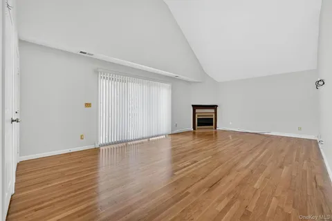 $425,000 | 204 Autumn Lane, Brewster, NY 10509