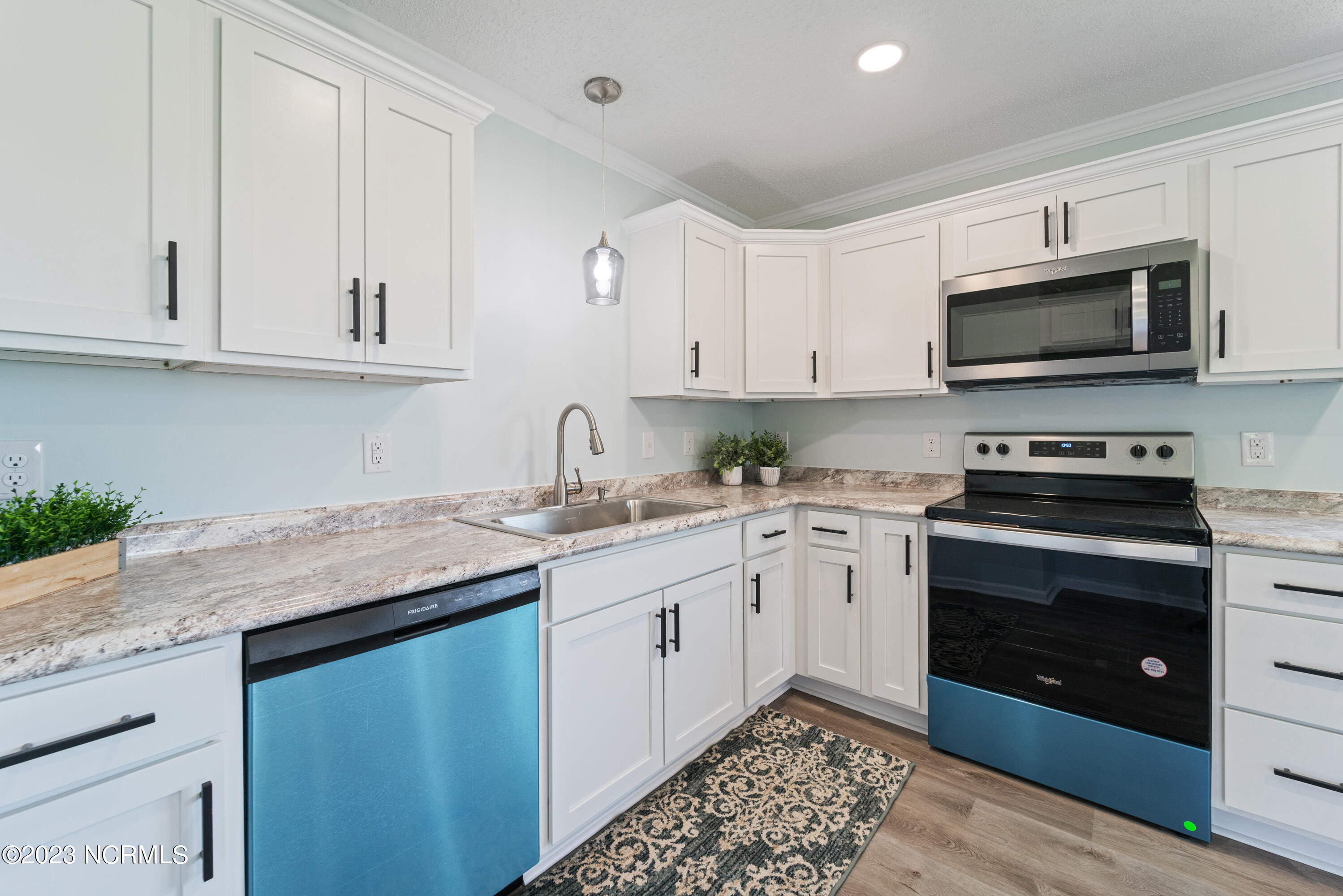 77 Crown Point Road Hubert, NC 28539 - Photo 12 of 30 Kitchen