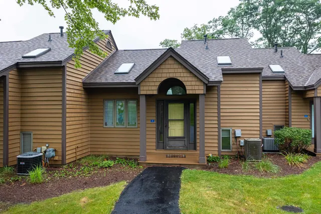 $237,000 | 2 Creekwood Lane, Galena, IL 61036