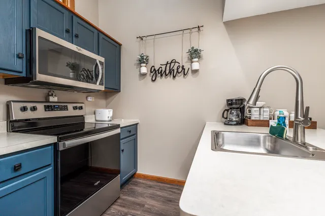 $237,000 | 2 Creekwood Lane, Galena, IL 61036