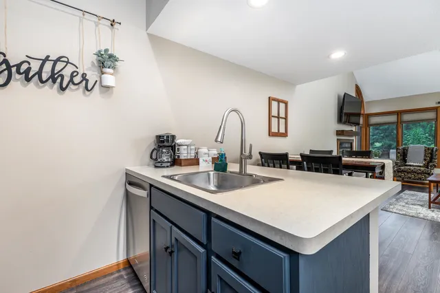 $237,000 | 2 Creekwood Lane, Galena, IL 61036