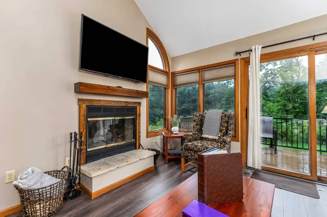 $237,000 | 2 Creekwood Lane, Galena, IL 61036