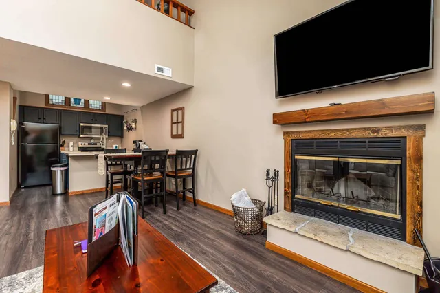 $237,000 | 2 Creekwood Lane, Galena, IL 61036