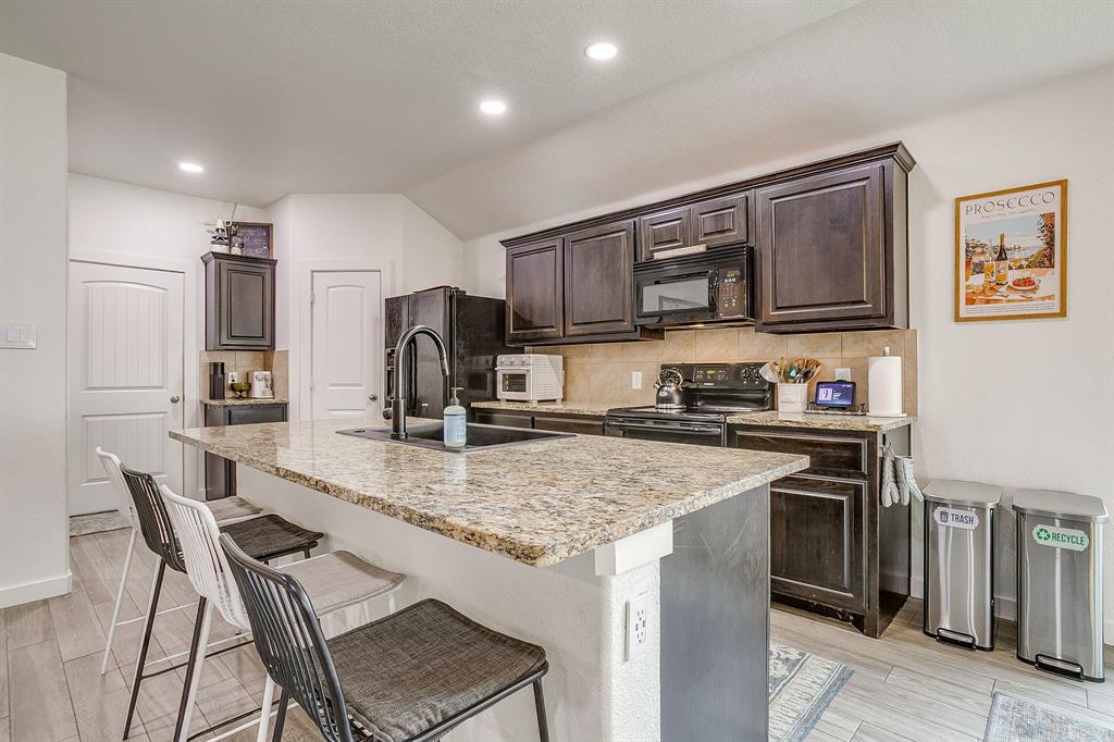 100 Tall Meadow Street Azle, TX 76020 - Photo 14 of 39