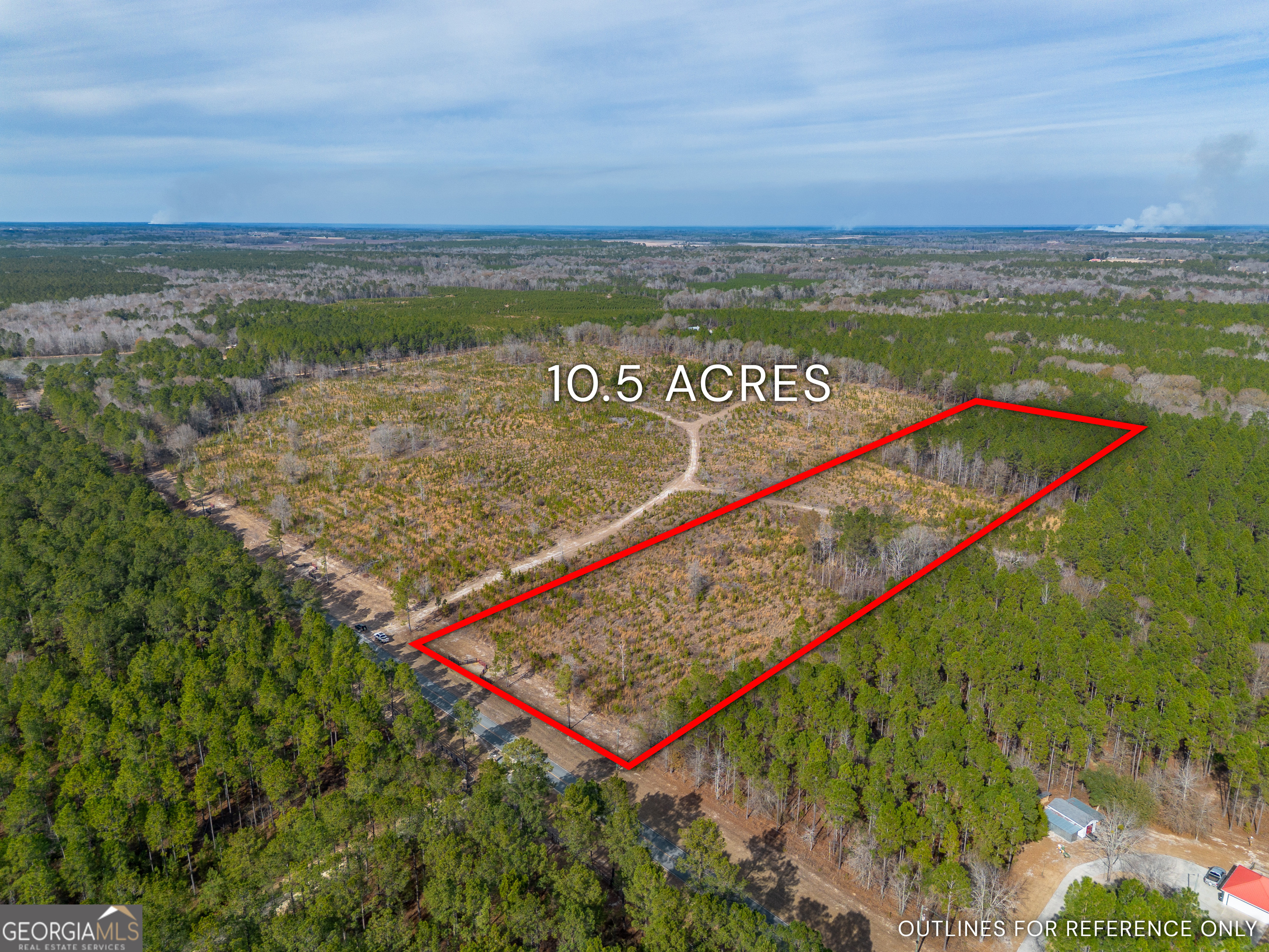 5 Bell Line Road Eastman, GA 31023 - Photo 7 of 8 a view of a field with an ocean