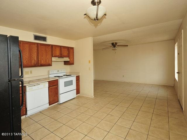1043 East Halcyon Road, Unit 16 Tucson, AZ 85719 - Photo 9 of 21