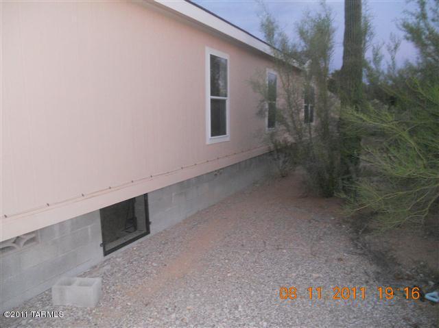 6231 North Van Ark Road Tucson, AZ 85743 - Photo 2 of 10
