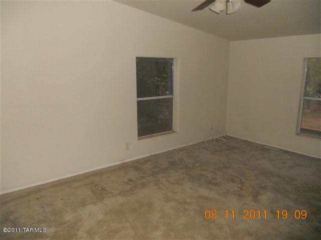 6231 North Van Ark Road Tucson, AZ 85743 - Photo 6 of 10