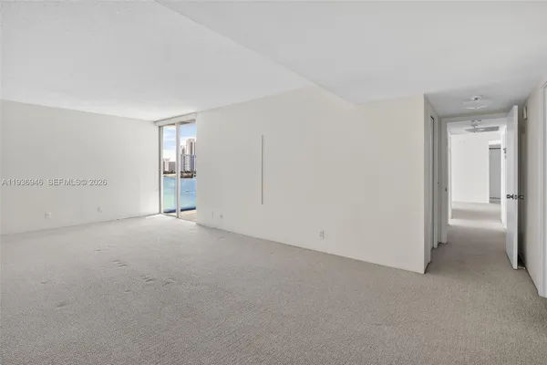 $3,950 | 19707 Turnberry Way, Unit 7F, Aventura, FL 33180