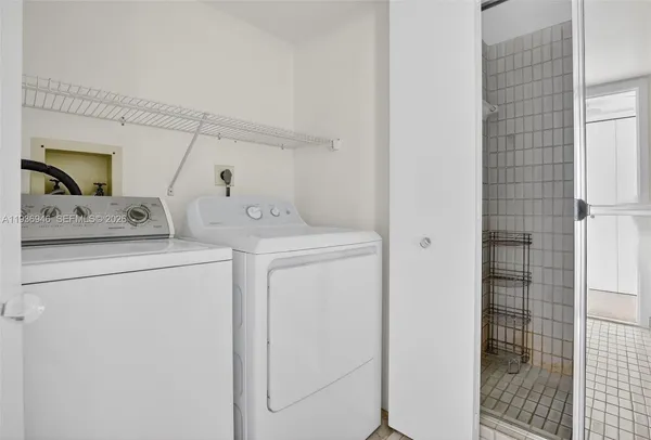 $3,950 | 19707 Turnberry Way, Unit 7F, Aventura, FL 33180