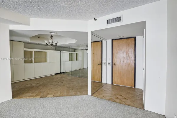 $3,950 | 19707 Turnberry Way, Unit 7F, Aventura, FL 33180