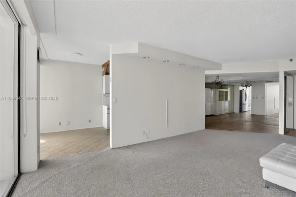 $3,950 | 19707 Turnberry Way, Unit 7F, Aventura, FL 33180