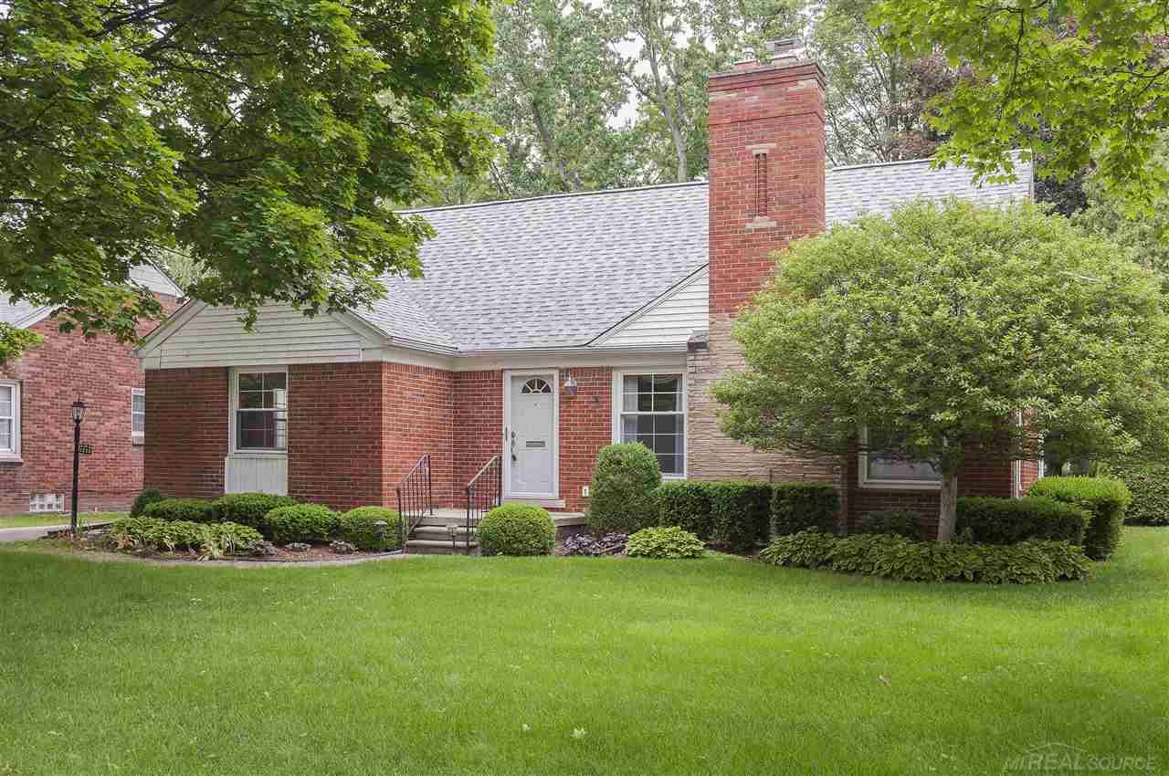 1220 Fairholme Road Grosse Pointe Woods, MI 48236 - Photo 1 of 41