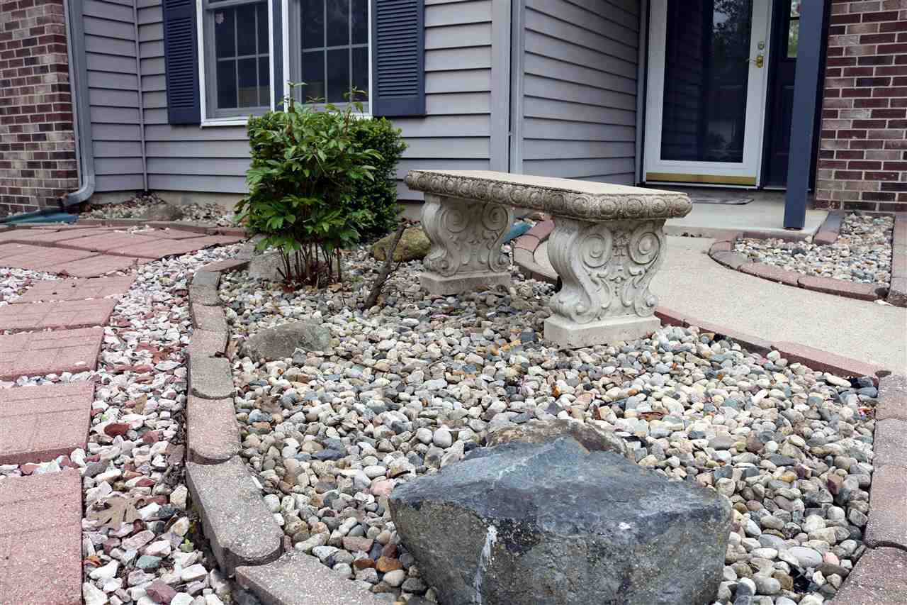 9632 Mariners Ridge Drive Fort Wayne, IN 46819 - Photo 3 of 27