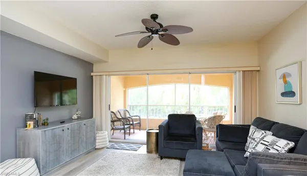 $3,800 | 1044 Woodshire Lane, Unit B203, Naples, FL 34105