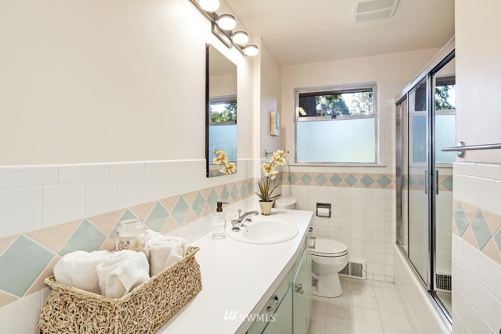 4121 Southwest Webster Street Seattle, WA 98136 - Photo 14 of 25 Gallery Image 14