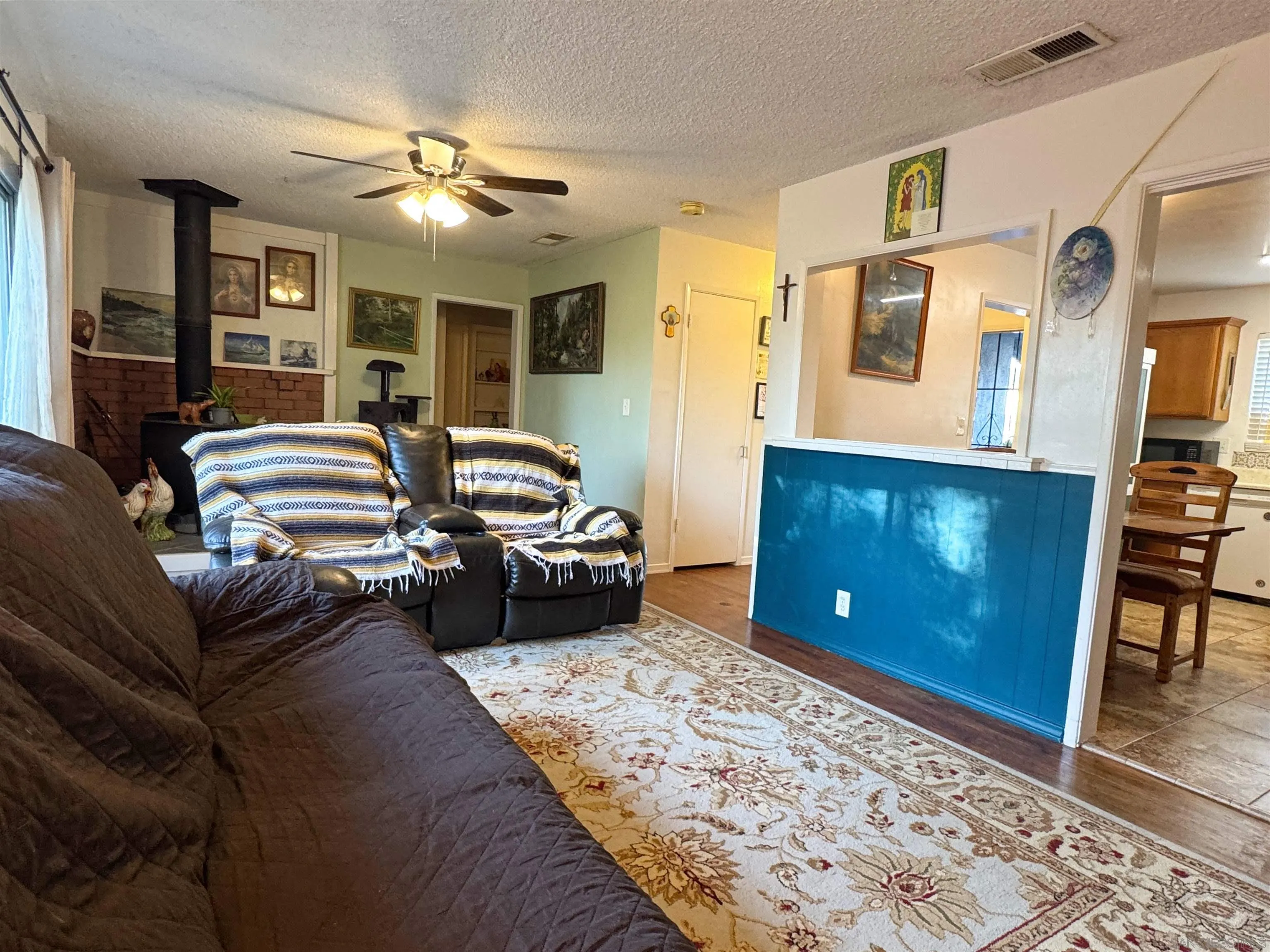1117 Kings Road Escondido, CA 92027 - Photo 7 of 37 a living room with furniture