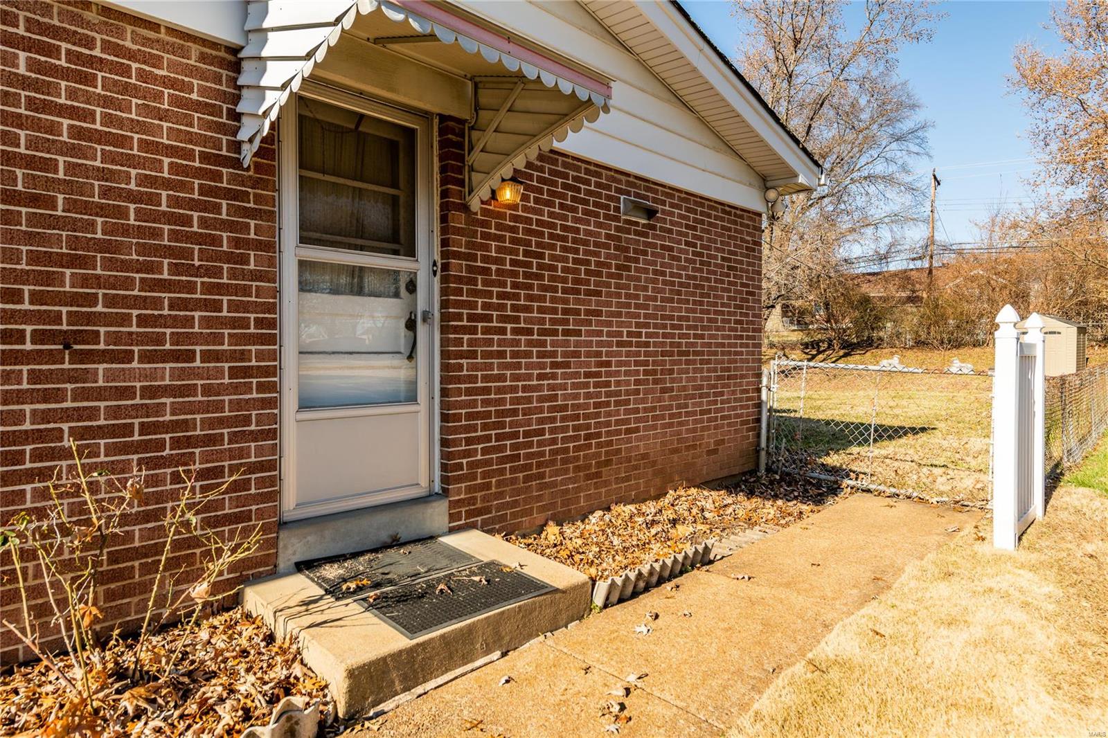 9875 Reavis Road St. Louis, MO 63123 - Photo 5 of 39
