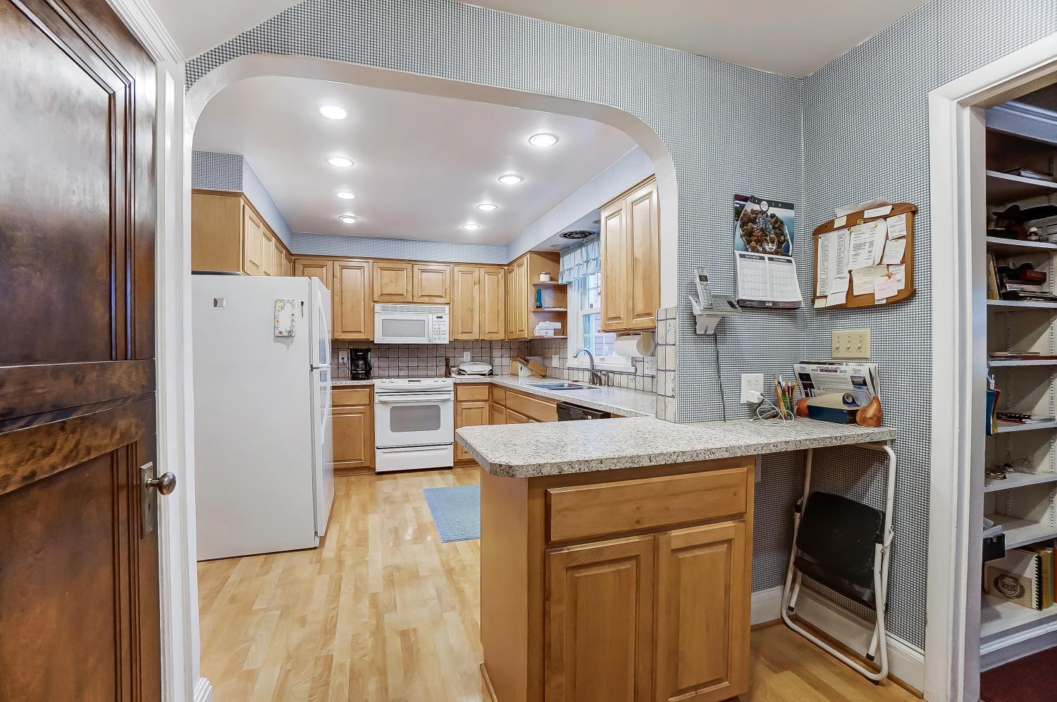 276 North Ardmore Road Columbus, OH 43209 - Photo 14 of 45
