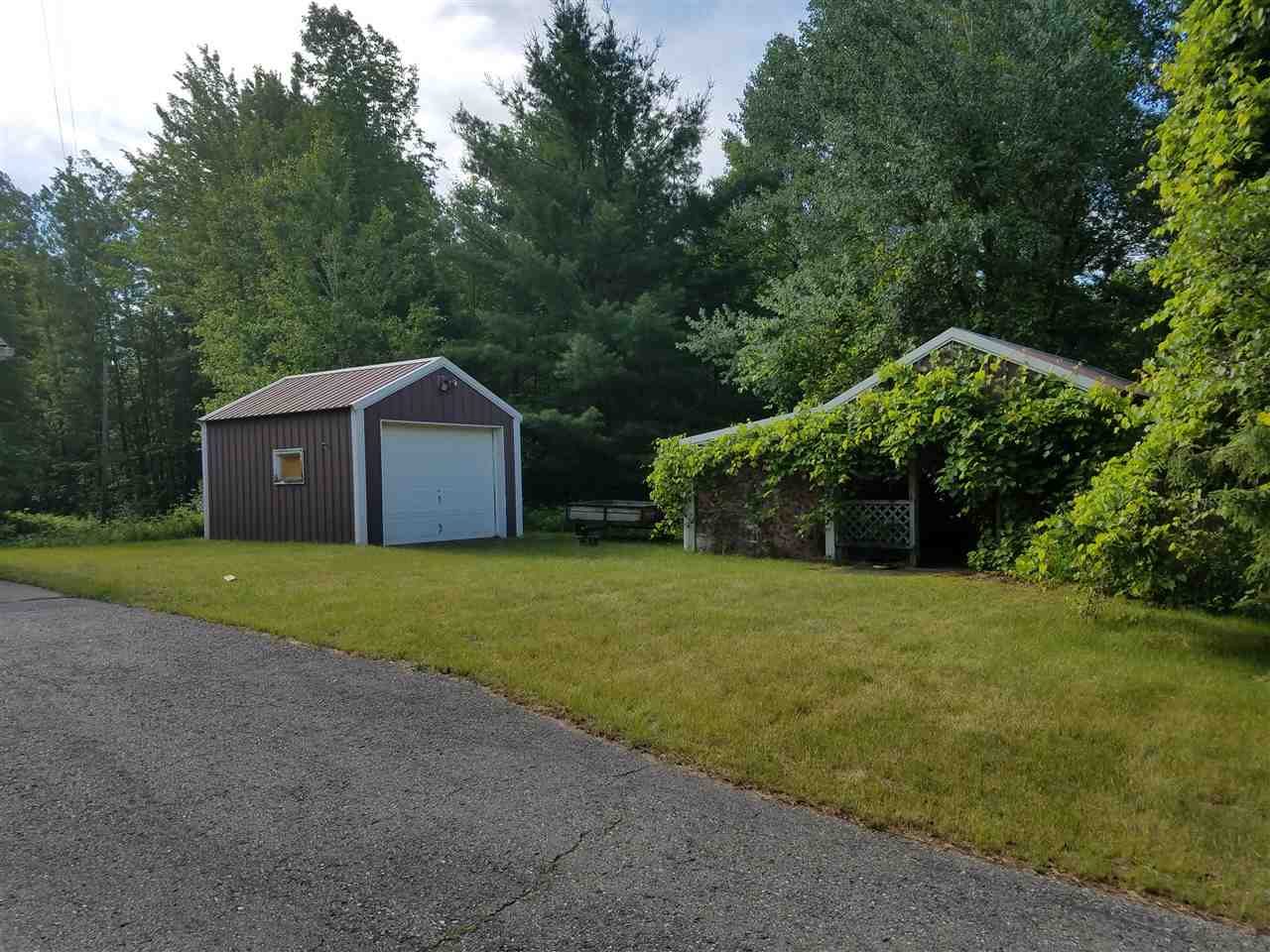 8227 South 27 Road Cadillac, MI 49601 - Photo 4 of 16 1834387-3.JPG
