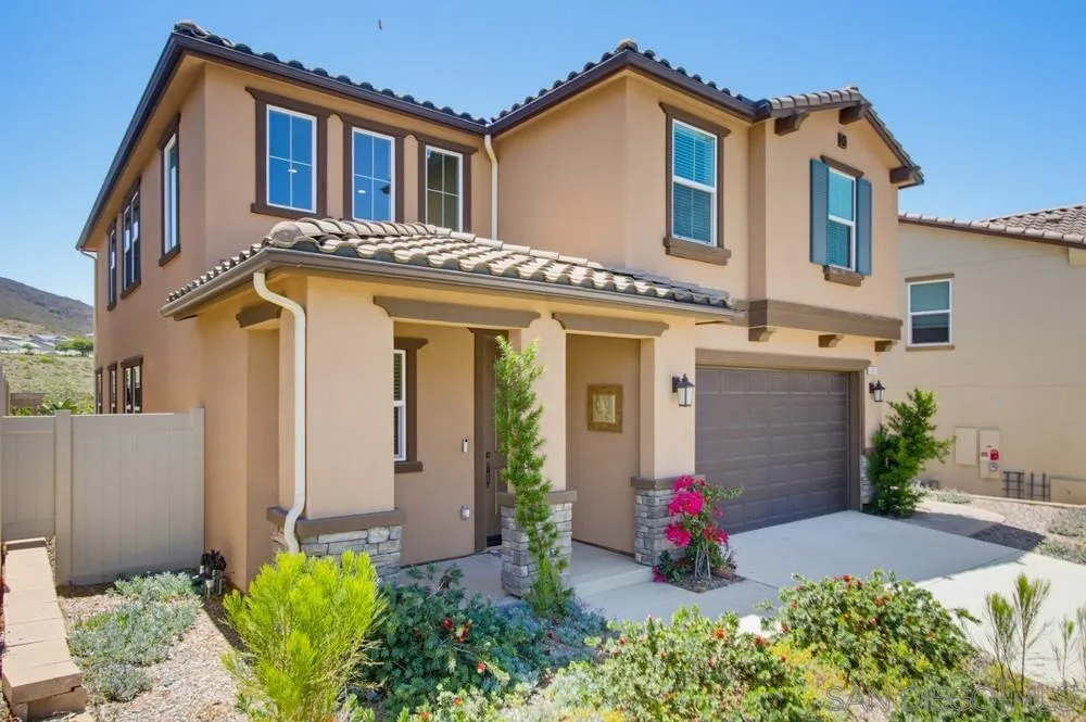 1013 Crestline Road San Marcos, CA 92069 - Photo 3 of 58