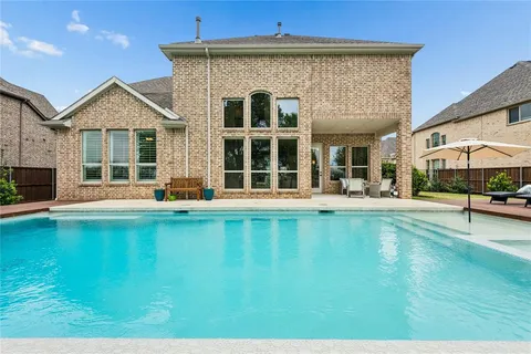 a view of a house with pool