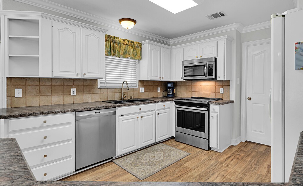 621 South Ruidoso Downs Drive Robinson, TX 76706 - Photo 11 of 41