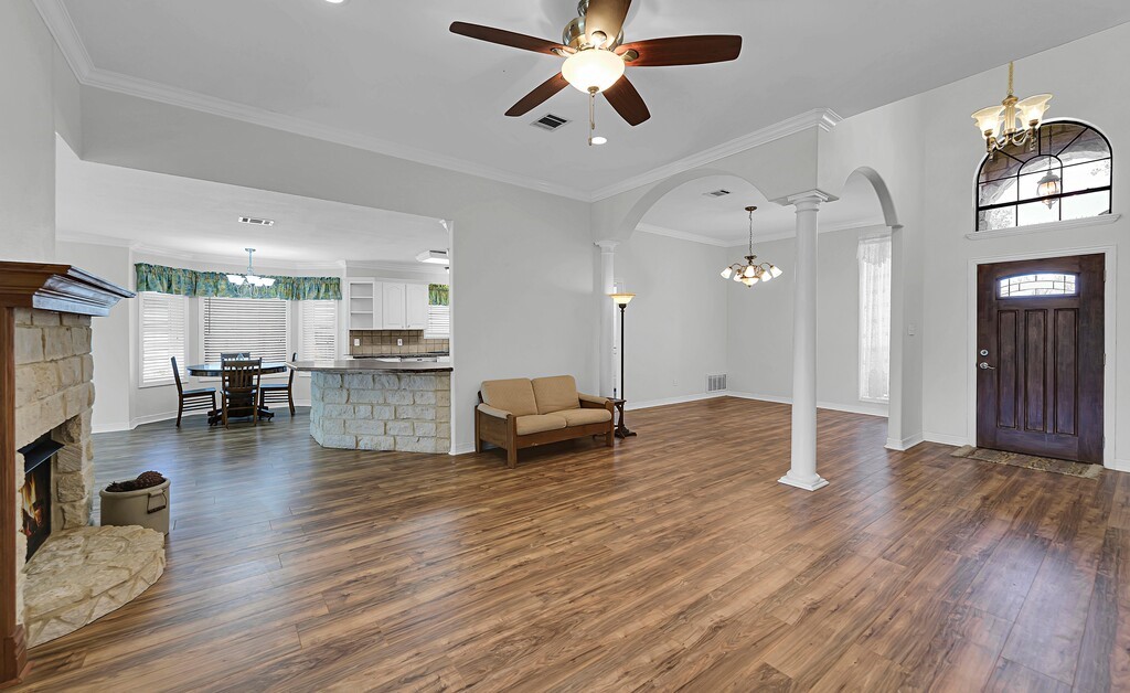 621 South Ruidoso Downs Drive Robinson, TX 76706 - Photo 5 of 41